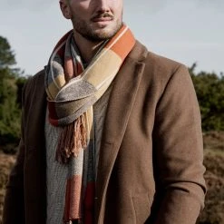 Sidegren Hiems | Écharpe à Carreaux Brune Et Bordeaux 8 Sidegren Hiems | Écharpe à Carreaux Brune Et Bordeaux -Chapeau Fawler en ligne ste hiems scarves hats and gloves collection 26421 rinalds 1x1 1