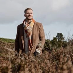 Sidegren Hiems | Écharpe à Carreaux Brune Et Bordeaux 9 Sidegren Hiems | Écharpe à Carreaux Brune Et Bordeaux -Chapeau Fawler en ligne ste hiems scarves hats and gloves collection 26421 rinalds 1x1 3