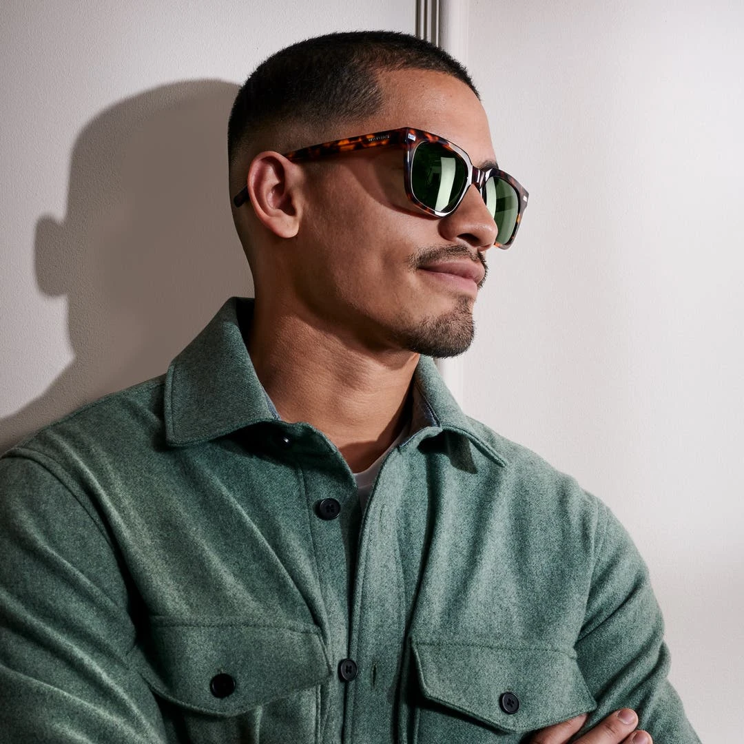 Waykins Lunettes De Soleil à Motif écaille Wolfgang Thea Et Verres Polarisés Verts 4 Waykins Lunettes De Soleil à Motif écaille Wolfgang Thea Et Verres Polarisés Verts – Image 4